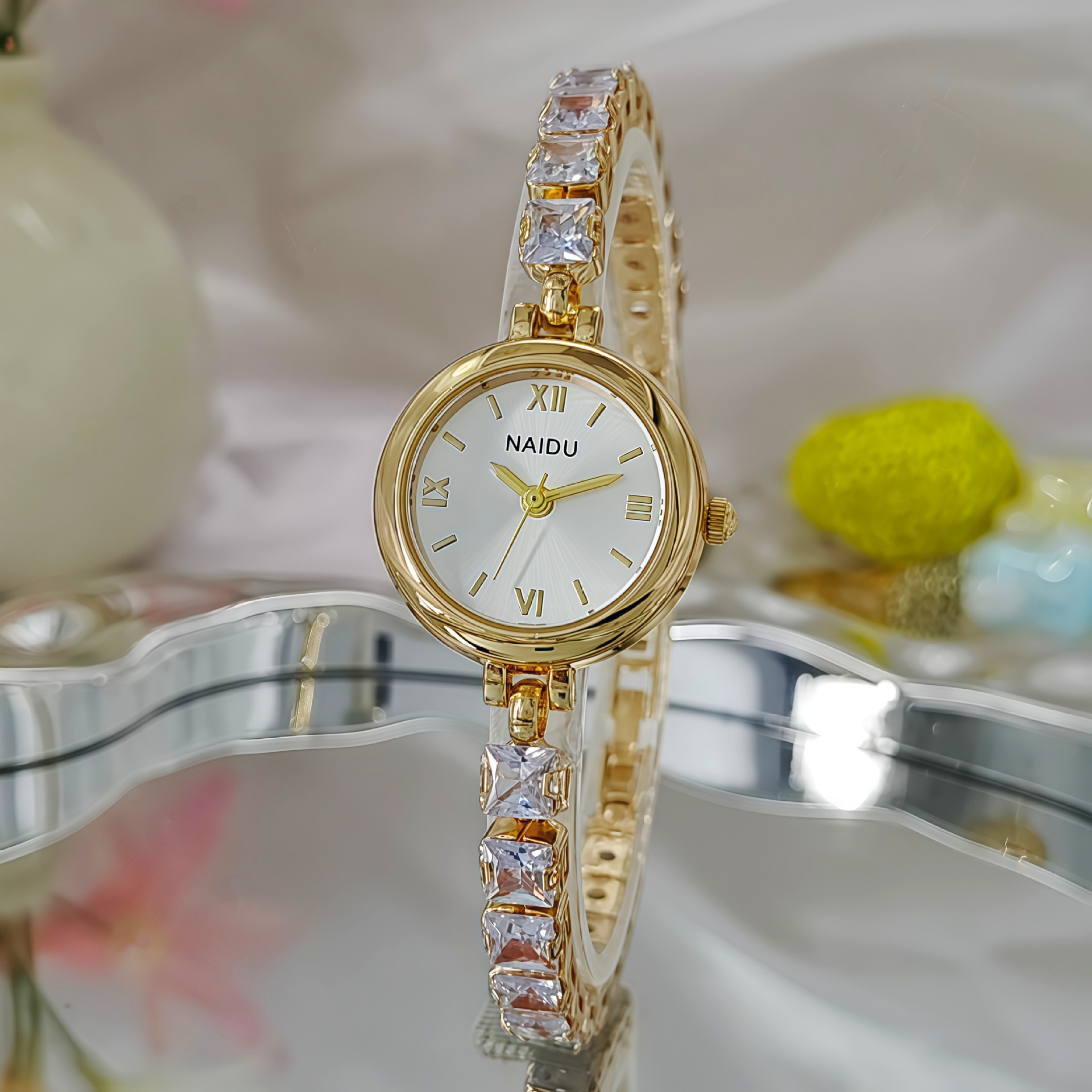 新しいファッションのダイヤモンドがちりばめられた女性用ブレス - Luxury Watch Levels のレビューと価格